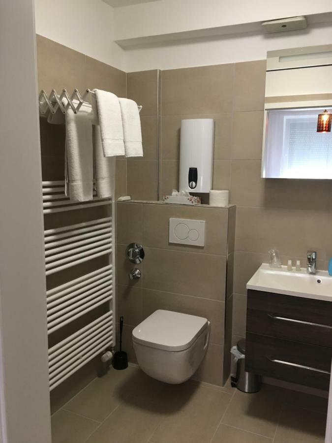 Rheinstrasse 33 Appartement Mainz Buitenkant foto